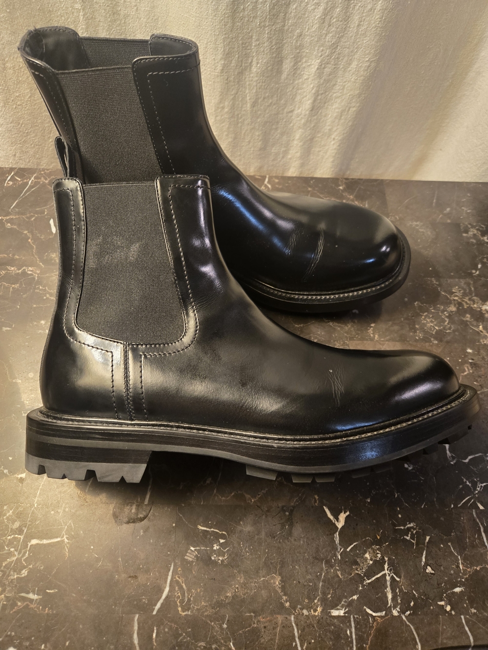 Alexander McQueen Black Leather Chukka Lug Boots